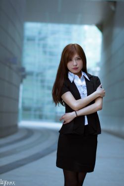 花开淡墨痕